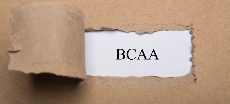 BCAA przed czy po treningu - kiedy najlepiej je stosować dla efektów?